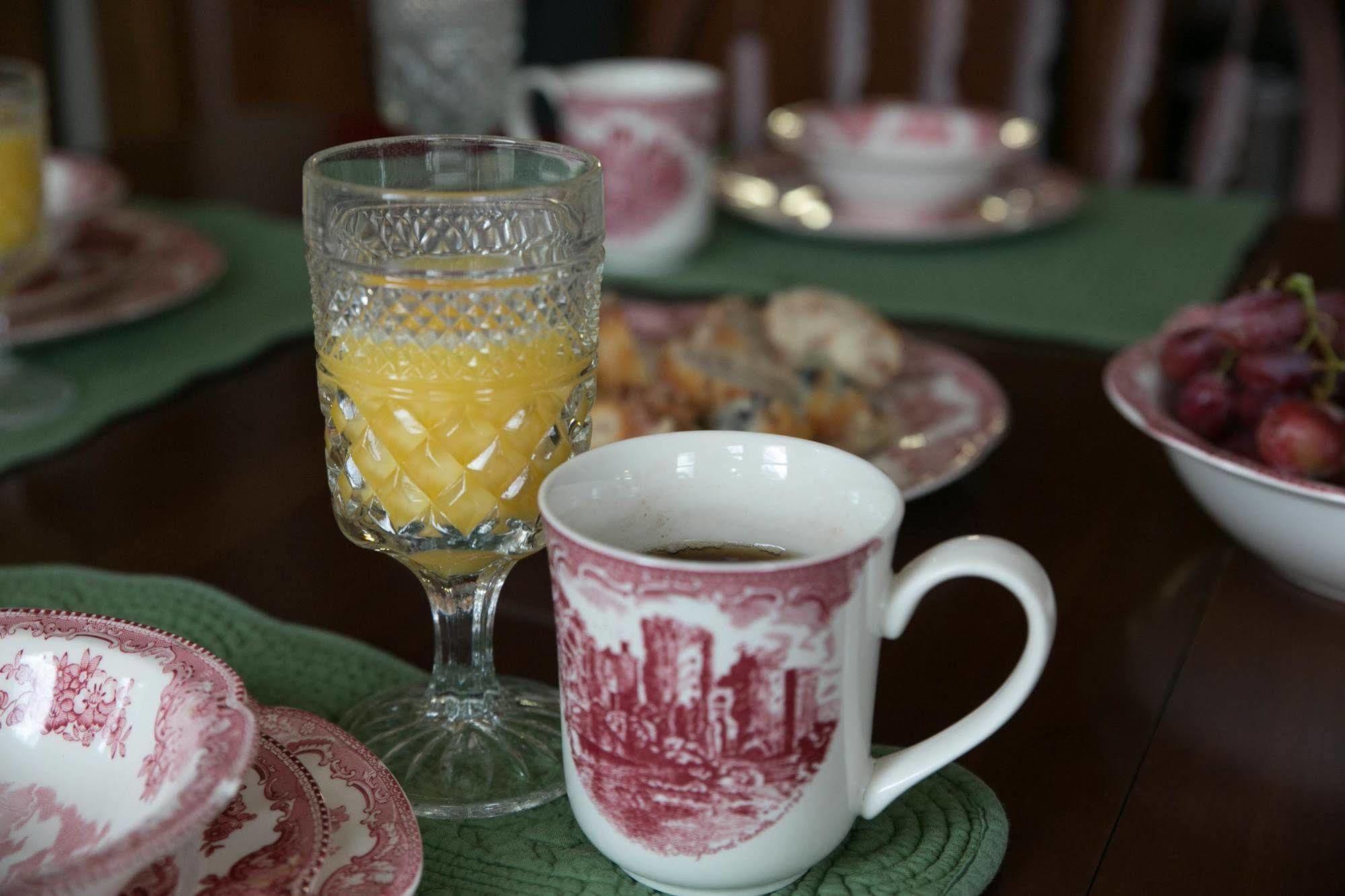Harrison House Bed & Breakfast 内珀维尔 外观 照片