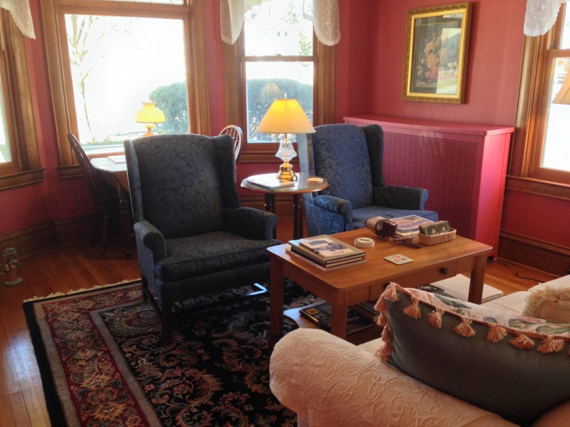 Harrison House Bed & Breakfast 内珀维尔 外观 照片