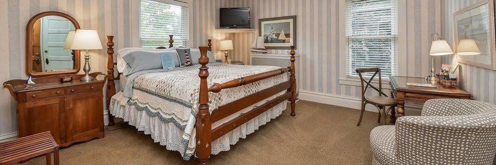 Harrison House Bed & Breakfast 内珀维尔 外观 照片
