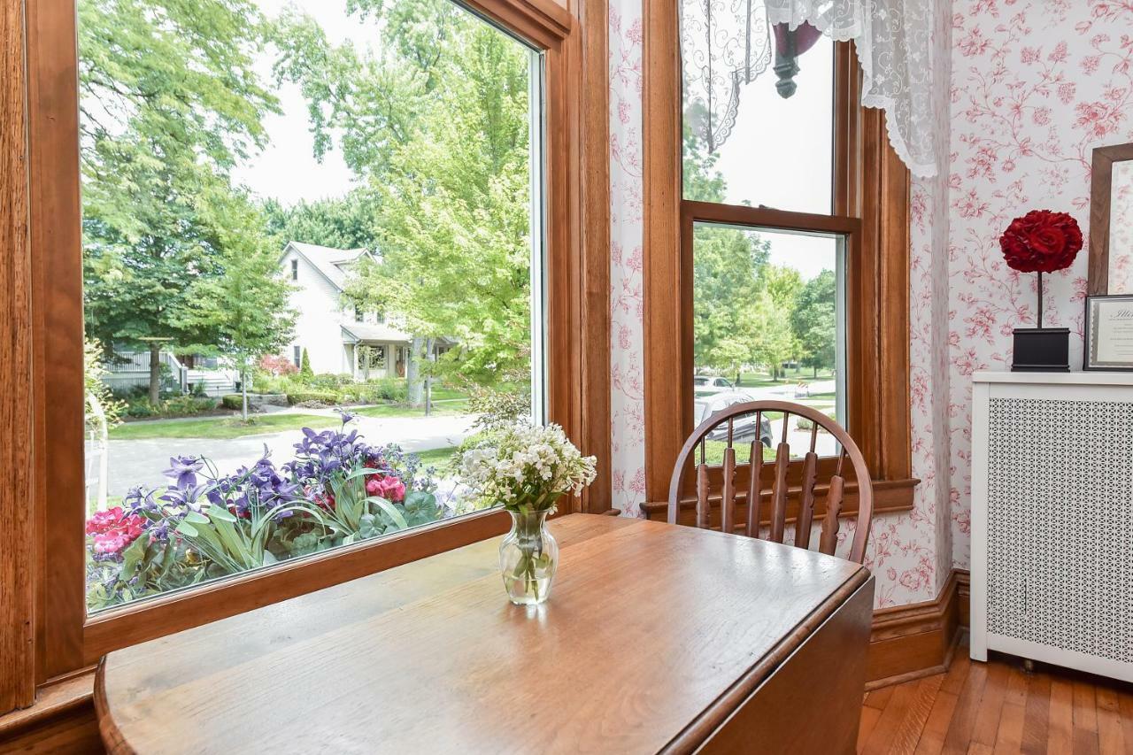 Harrison House Bed & Breakfast 内珀维尔 外观 照片