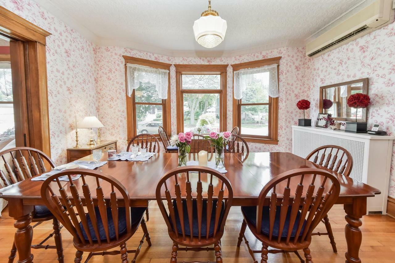 Harrison House Bed & Breakfast 内珀维尔 外观 照片