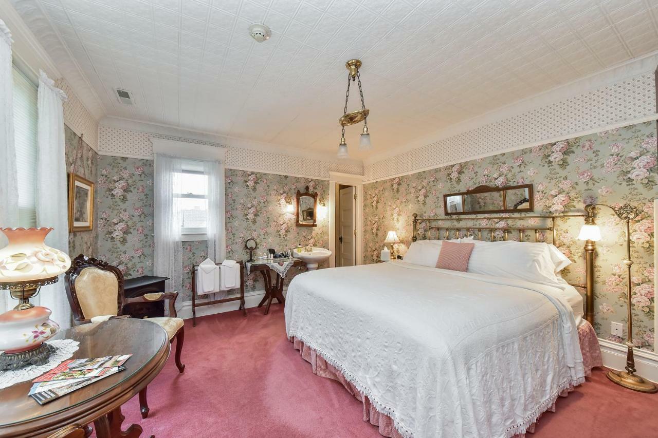 Harrison House Bed & Breakfast 内珀维尔 外观 照片