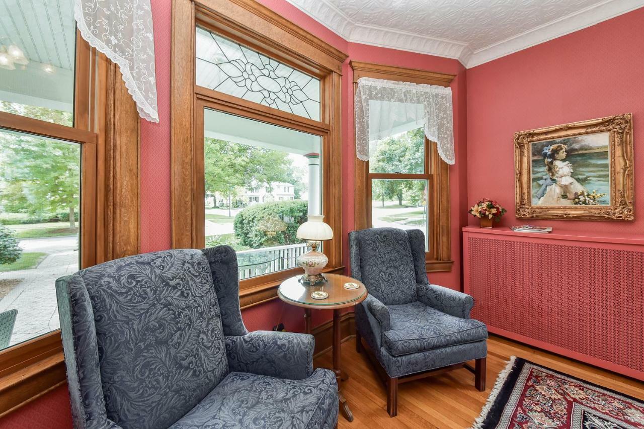 Harrison House Bed & Breakfast 内珀维尔 外观 照片