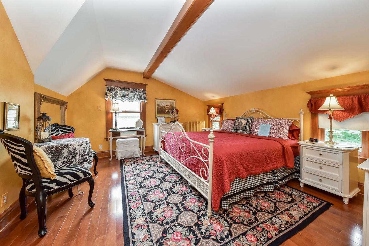 Harrison House Bed & Breakfast 内珀维尔 外观 照片