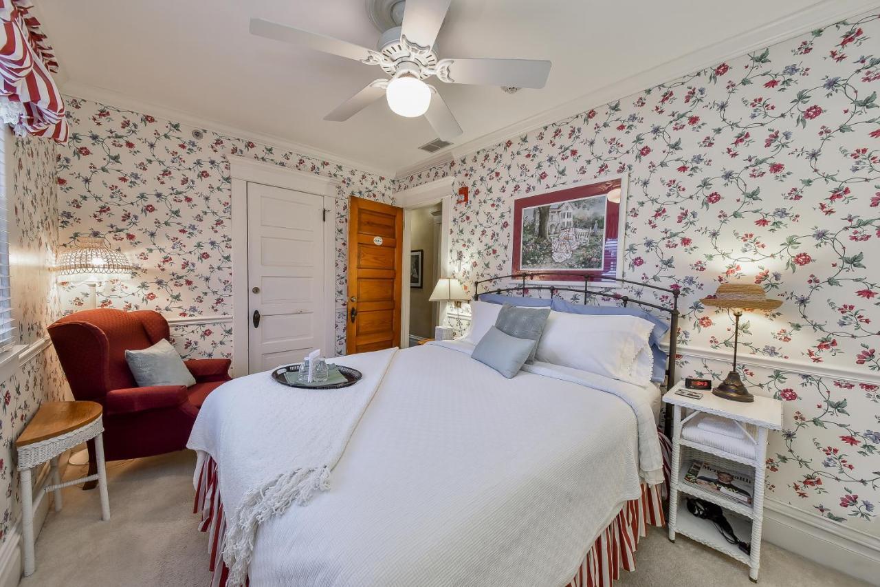 Harrison House Bed & Breakfast 内珀维尔 客房 照片